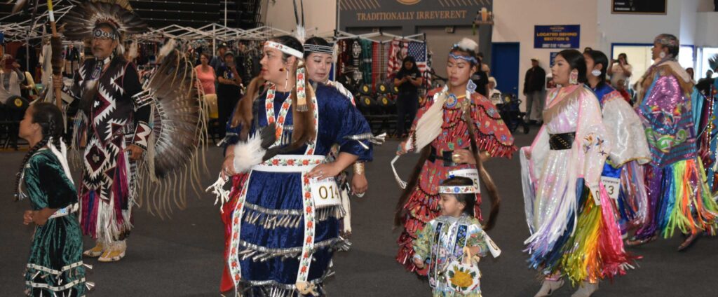Indigenous danced in their traditional clothes